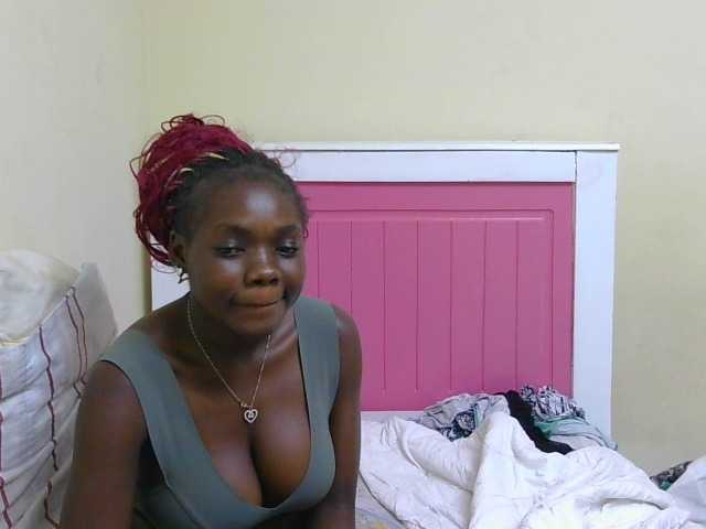 Arriana live cam on BongaCams