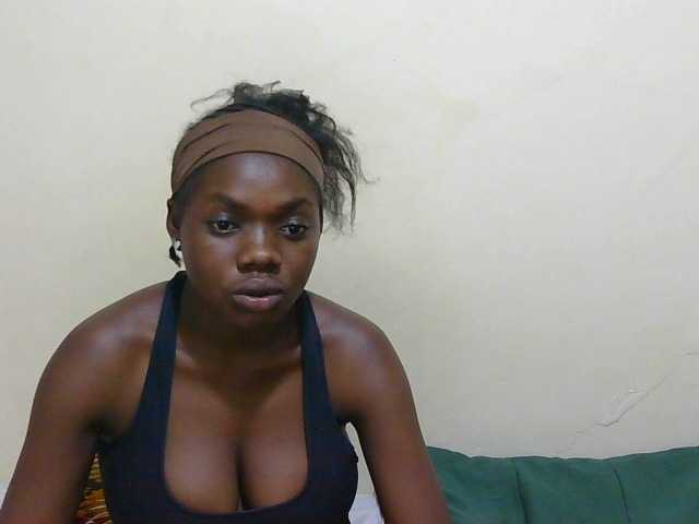 Arriana live cam on BongaCams