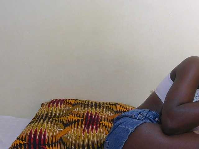Arriana live cam on BongaCams