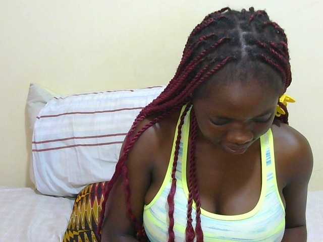 Arriana live cam on BongaCams