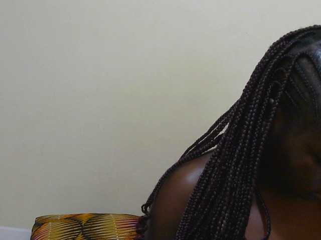 Arriana live cam on BongaCams