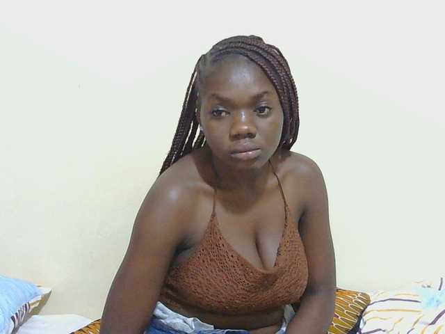 Arriana live cam on BongaCams