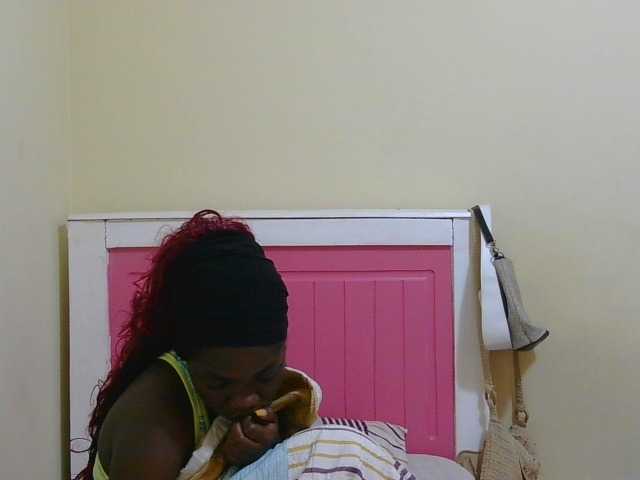 Arriana live cam on BongaCams