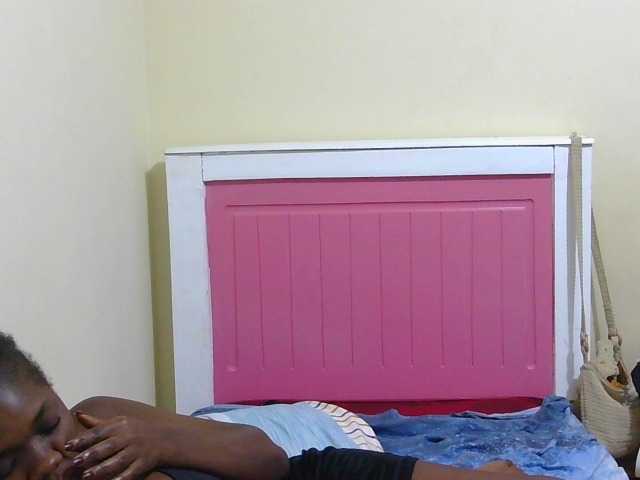 Arriana live cam on BongaCams