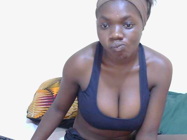 Arriana live cam on BongaCams