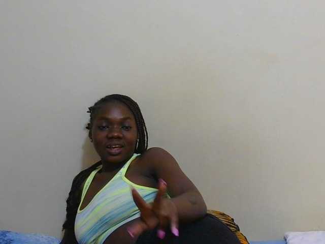 Arriana live cam on BongaCams
