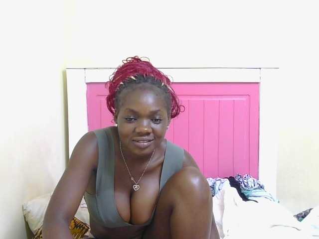 Arriana live cam on BongaCams