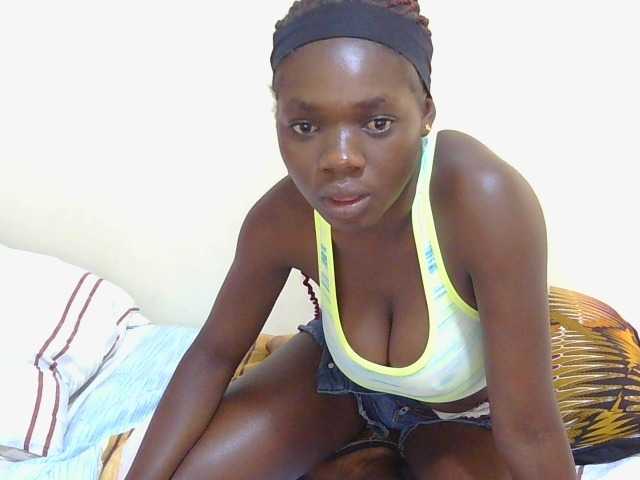 Arriana live cam on BongaCams