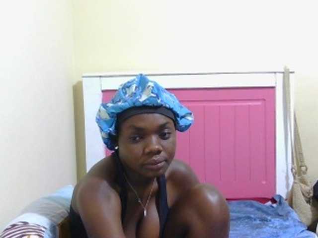 Arriana live cam on BongaCams