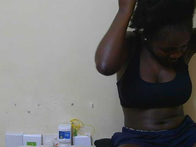 Arriana live cam on BongaCams