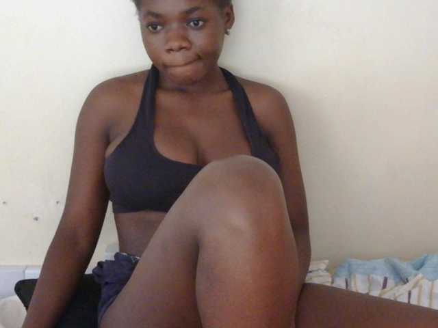 Arriana live cam on BongaCams