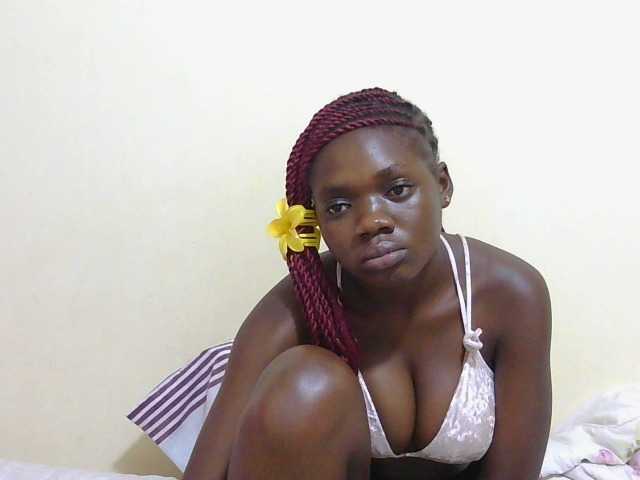 Arriana live cam on BongaCams