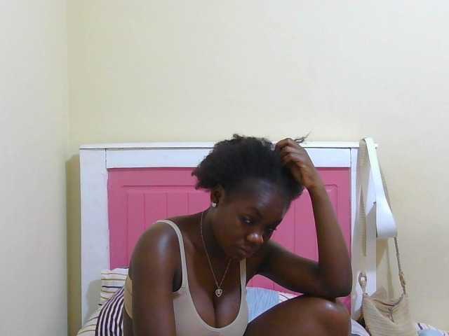 Arriana live cam on BongaCams