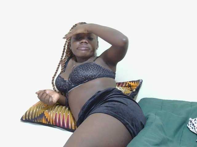 Arriana live cam on BongaCams