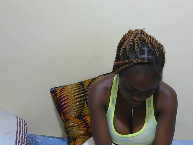 Arriana live cam on BongaCams