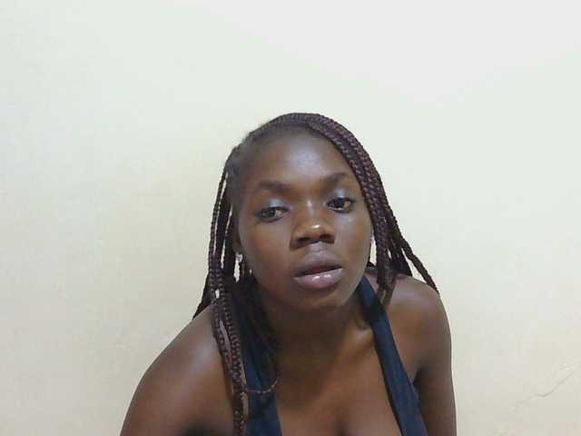 Arriana live cam on BongaCams