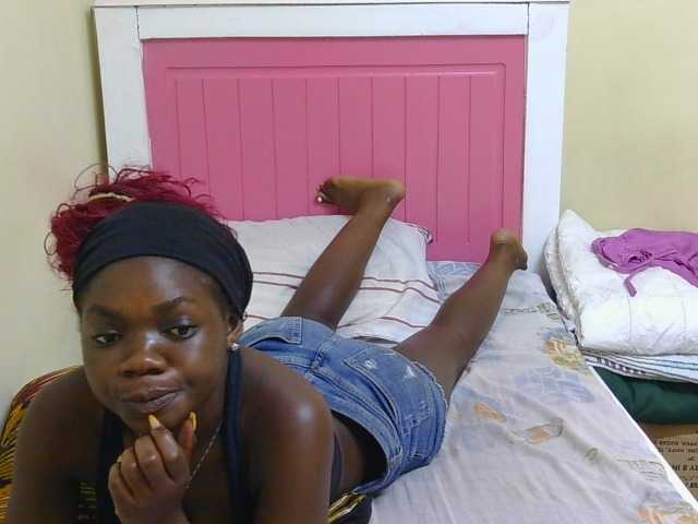 Arriana live cam on BongaCams
