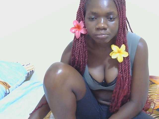 Arriana live cam on BongaCams
