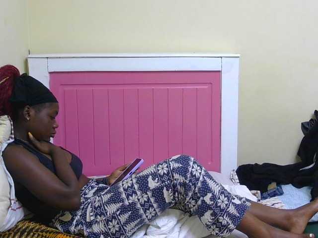 Arriana live cam on BongaCams