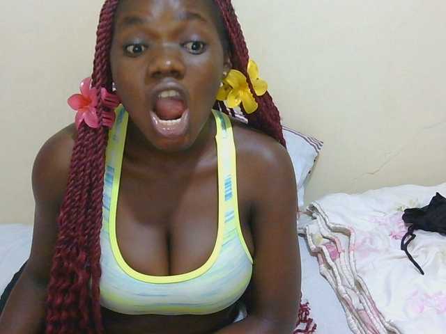 Arriana live cam on BongaCams