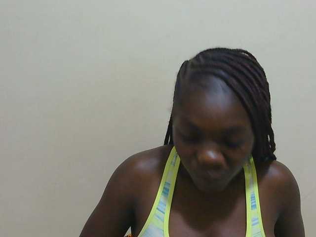 Arriana live cam on BongaCams