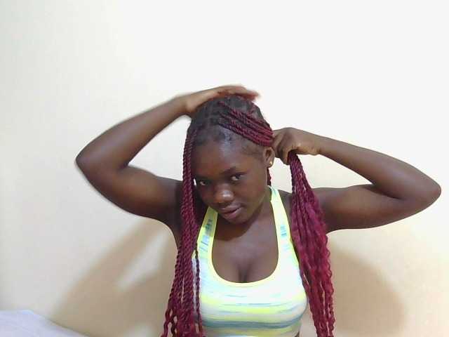 Arriana live cam on BongaCams