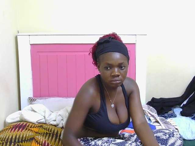 Arriana live cam on BongaCams