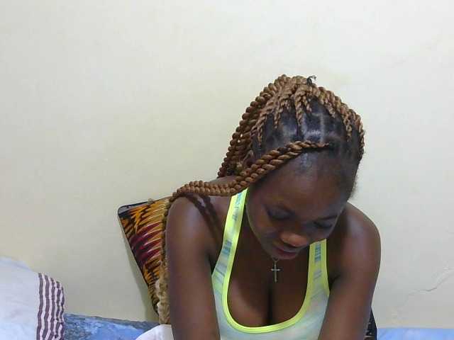 Arriana live cam on BongaCams