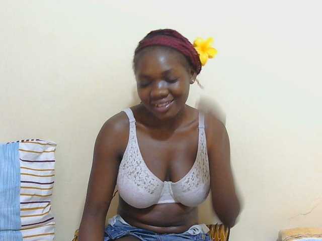Arriana live cam on BongaCams
