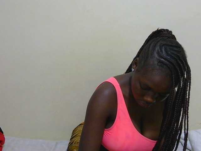 Arriana live cam on BongaCams