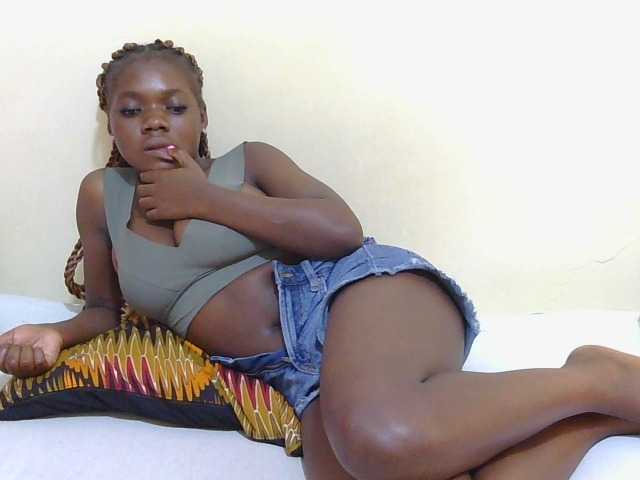 Arriana live cam on BongaCams