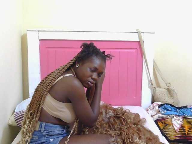 Arriana live cam on BongaCams