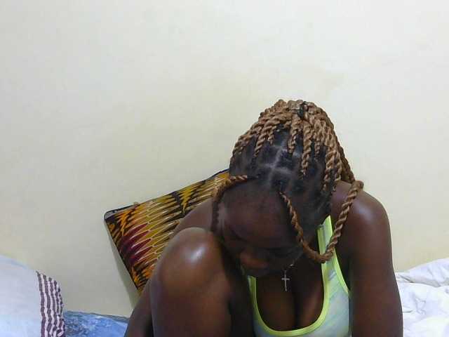 Arriana live cam on BongaCams