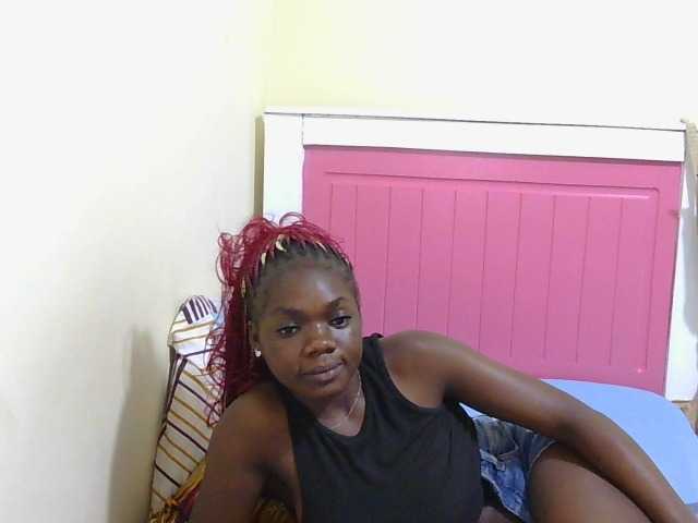 Arriana live cam on BongaCams