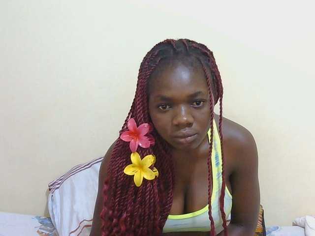 Arriana live cam on BongaCams