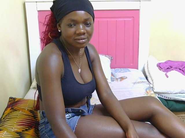 Arriana live cam on BongaCams
