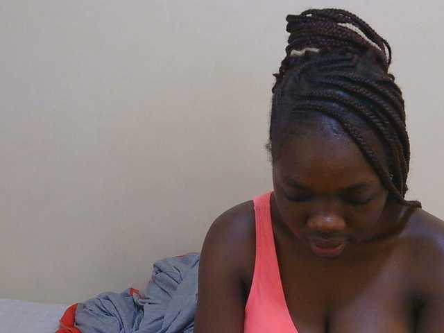 Arriana live cam on BongaCams