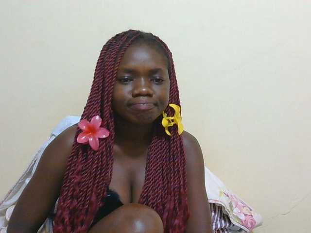 Arriana live cam on BongaCams