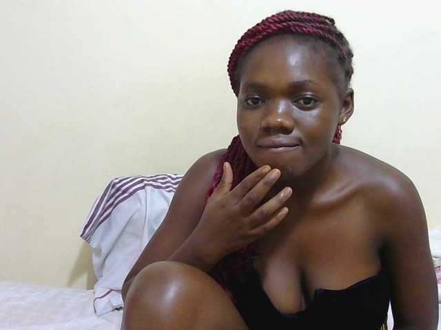 Arriana live cam on BongaCams