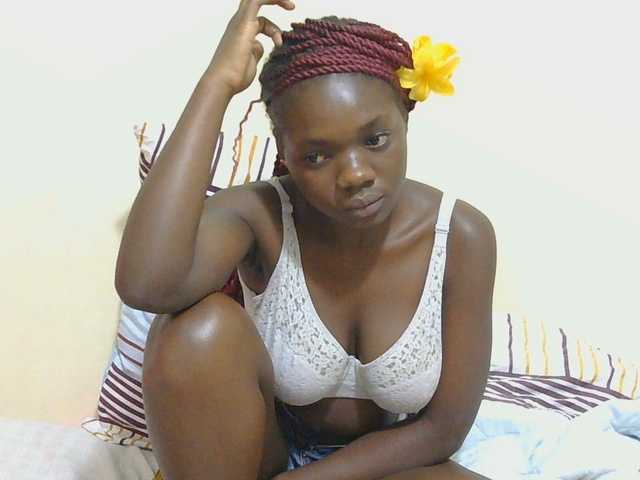 Arriana live cam on BongaCams