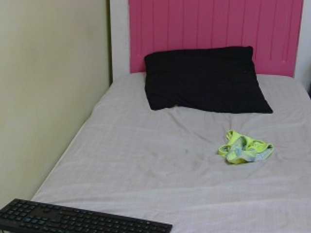 Arriana live cam on BongaCams