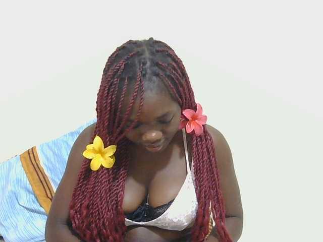 Arriana live cam on BongaCams