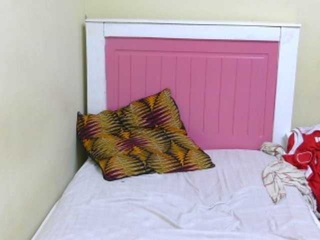 Arriana live cam on BongaCams