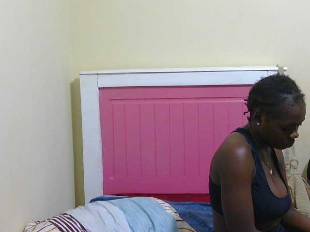 Arriana live cam on BongaCams