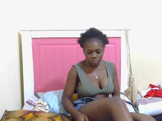 Arriana live cam on BongaCams