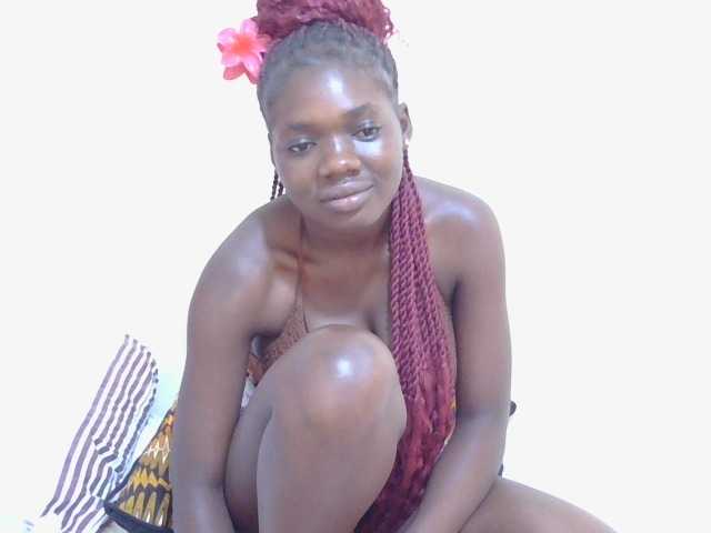 Arriana live cam on BongaCams