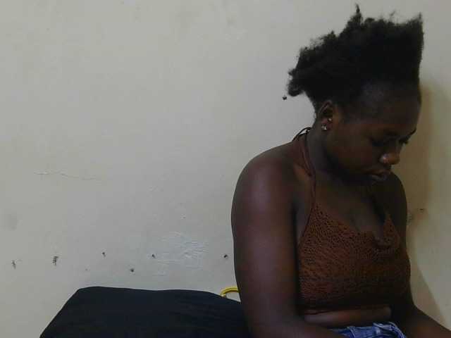 Arriana live cam on BongaCams