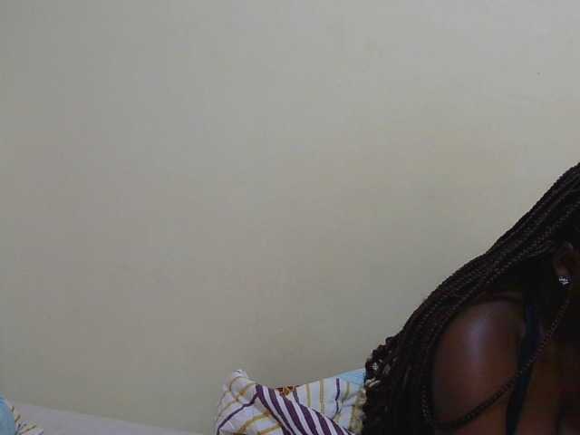 Arriana live cam on BongaCams