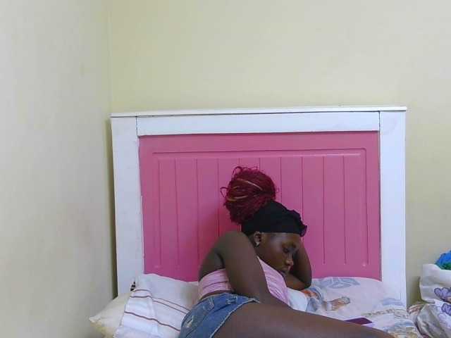 Arriana live cam on BongaCams