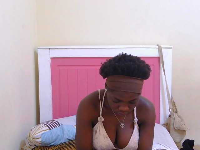 Arriana live cam on BongaCams